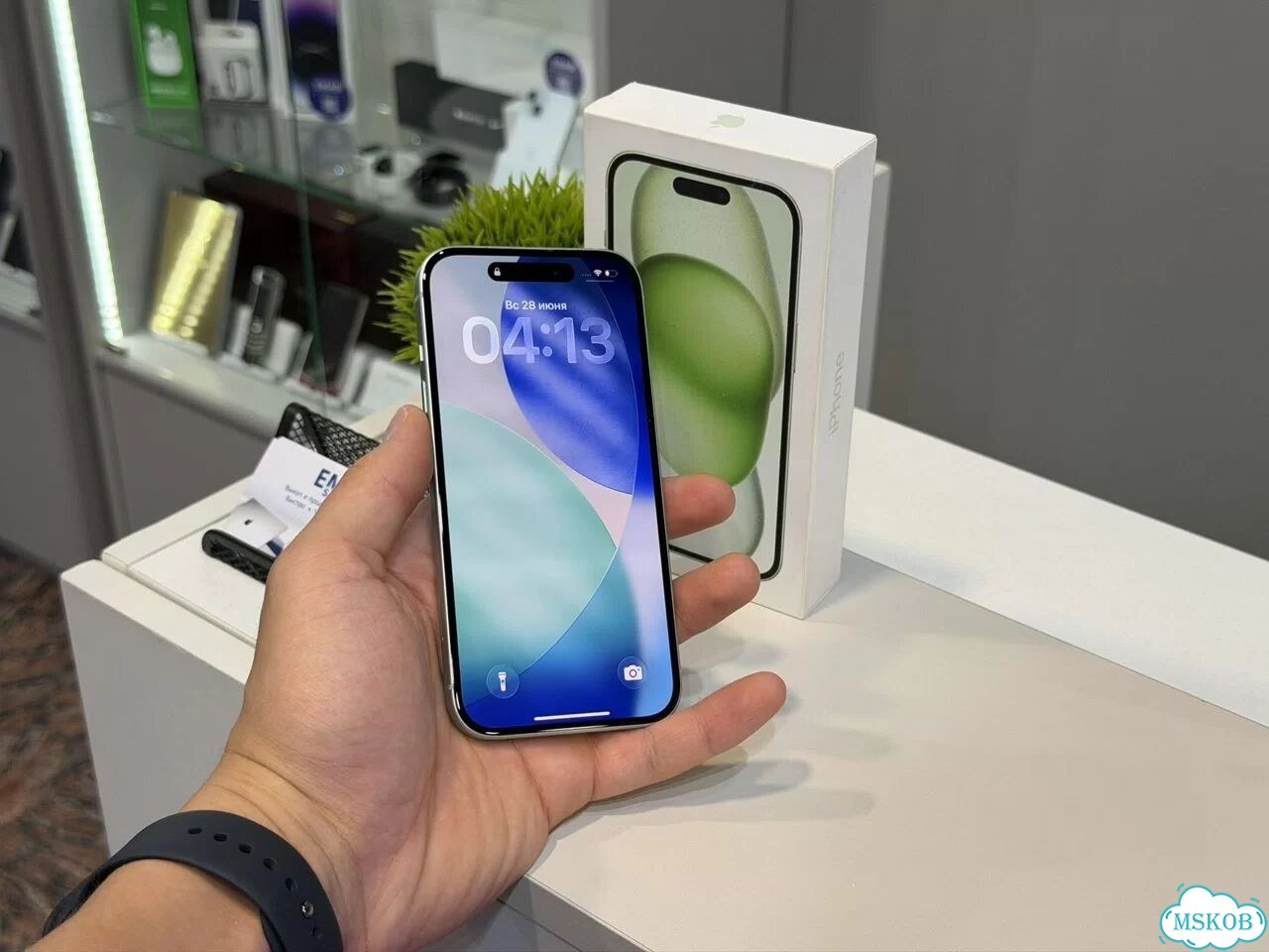 iPhone 15, 256 ГБ, SIM + eSIM фото 2