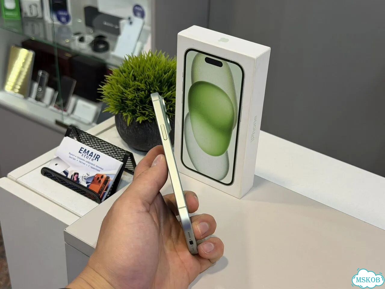 iPhone 15, 256 ГБ, SIM + eSIM фото 3