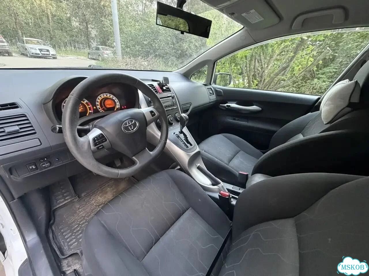 Toyota Auris 1.6 AT, 2011, 134 800 км фото 15
