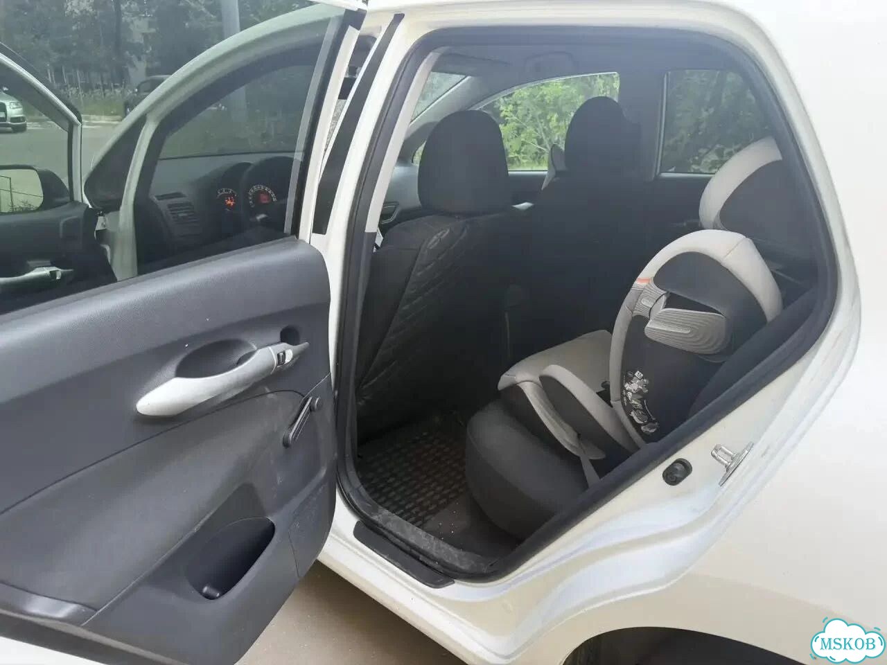 Toyota Auris 1.6 AT, 2011, 134 800 км фото 3
