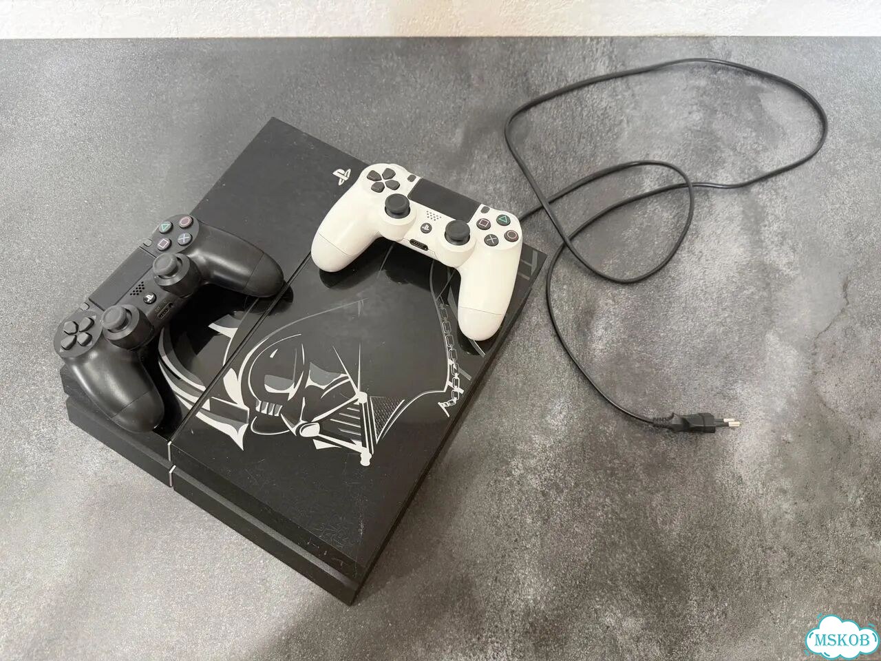 Playstation 4 1Tb Star Wars. Deluxe Edition фото 1
