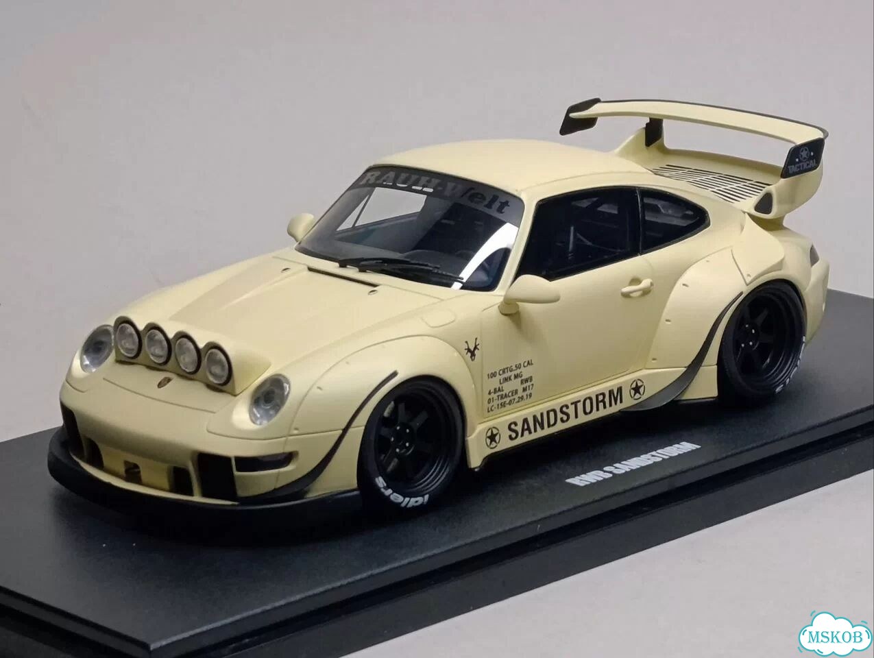 Porsche 911 (993) RWB Sandstorm 1:18 Gt Spirit фото 2