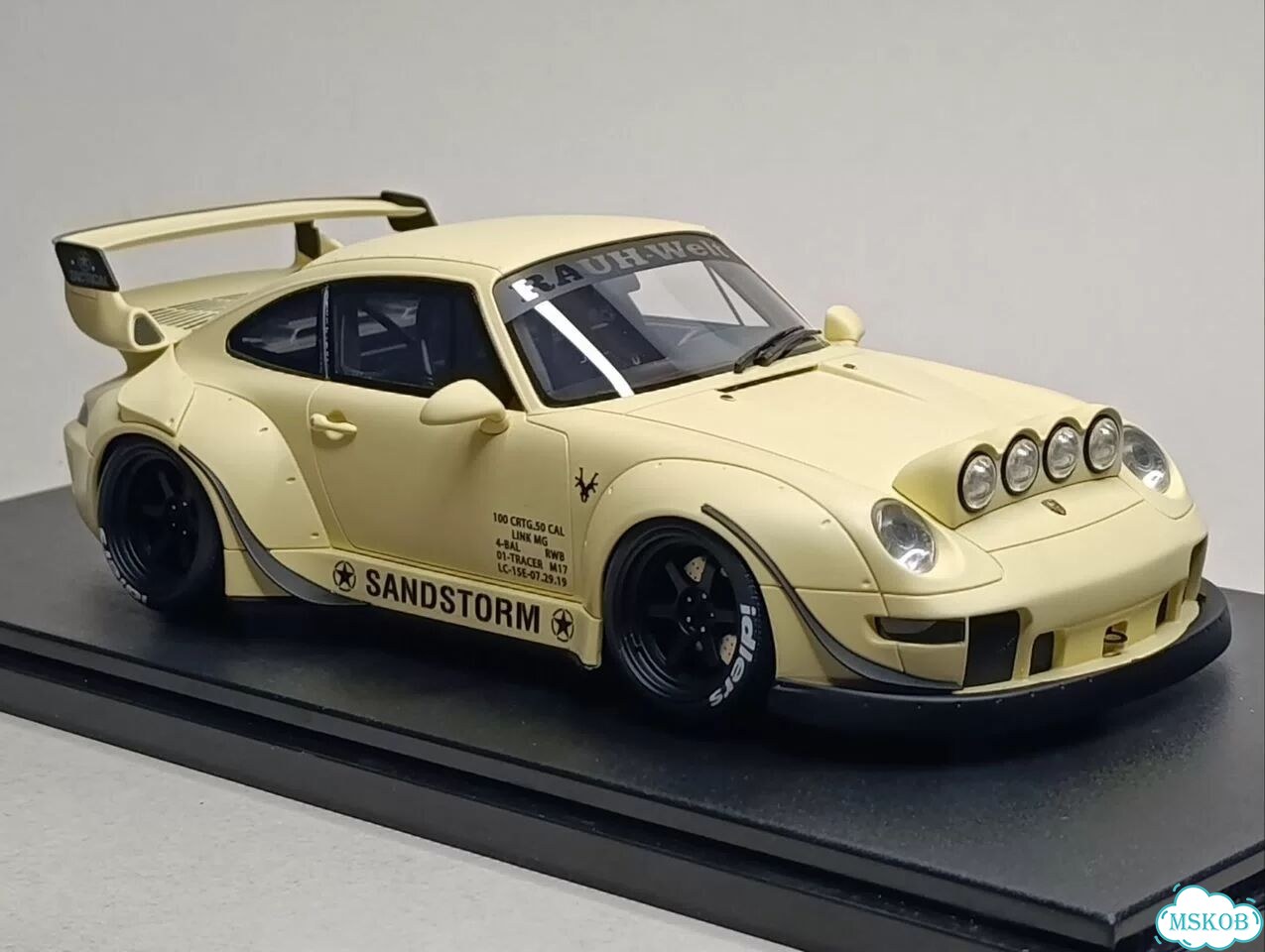 Porsche 911 (993) RWB Sandstorm 1:18 Gt Spirit фото 7