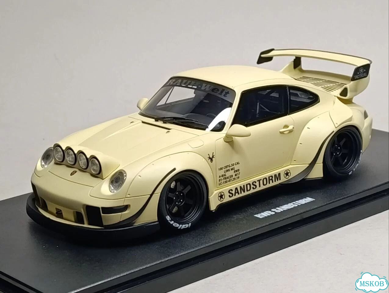 Porsche 911 (993) RWB Sandstorm 1:18 Gt Spirit фото 9