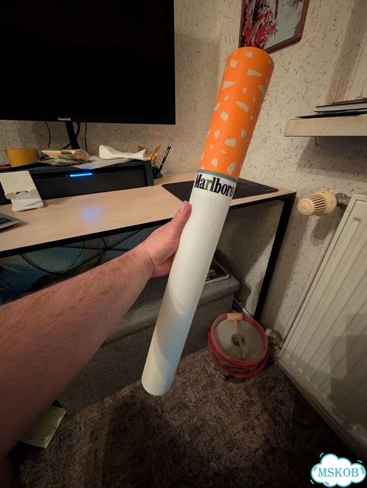 Гигантская винтажная сигарета Marlboro Y2K фото 1