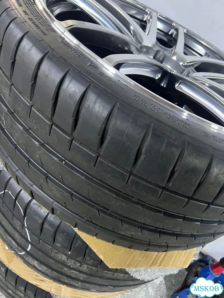 Michelin Pilot Sport 4 S 245/35 R20 109Y фото 1