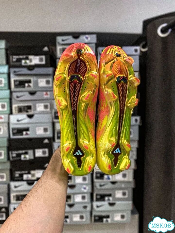 Бутсы Adidas F50 Elite FG Hyperfast Laceless фото 1