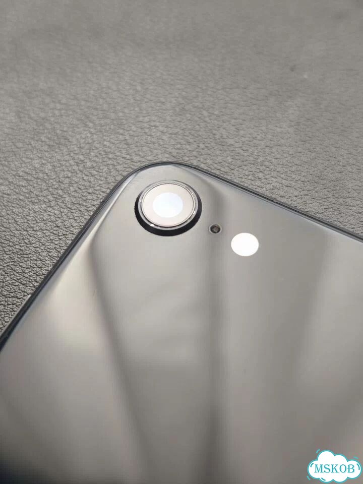 iPhone SE (2022), 64 ГБ фото 2