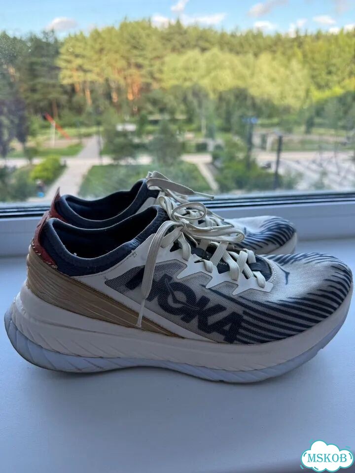 Беговые кроссовки hoka carbon x фото 1
