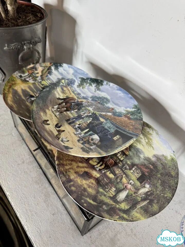 Тарелка Wedgwood, Royal Doulton The Village Shires фото 1