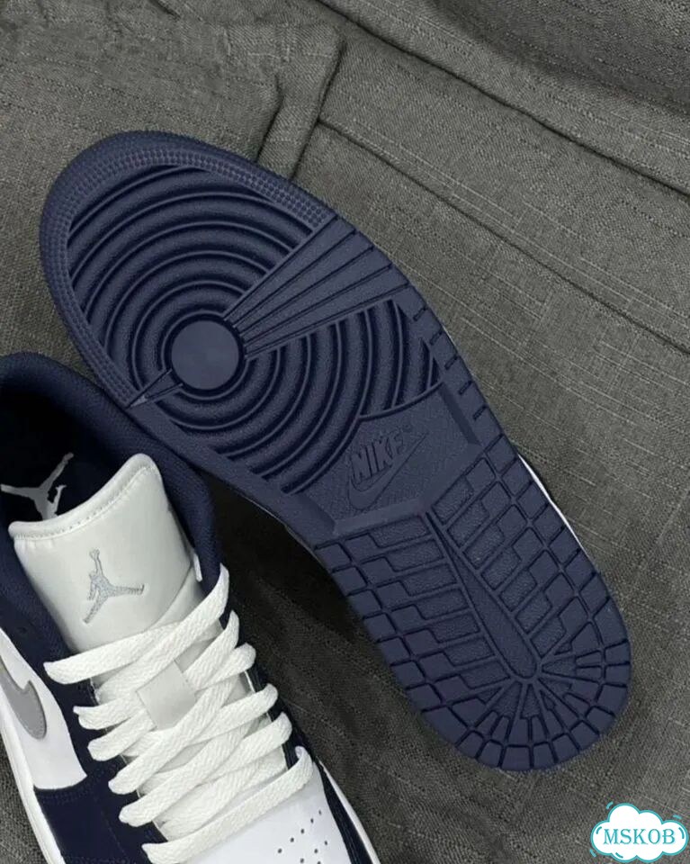 Nike Air Jordan 1 Low Midnight Navy Wolf фото 3