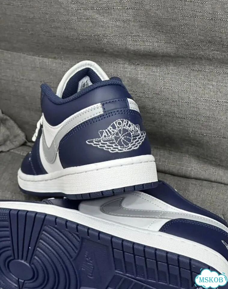 Nike Air Jordan 1 Low Midnight Navy Wolf фото 4