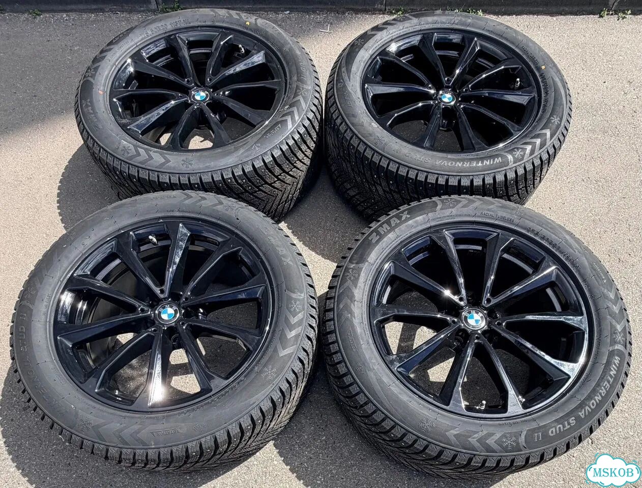 Комплект новых зимних шин на оригин. дисках BMW фото 2