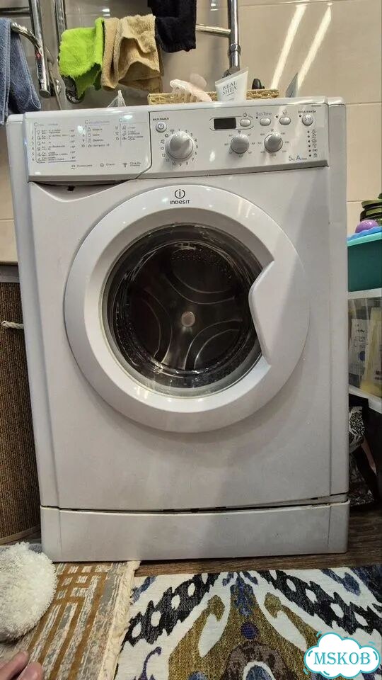 Стиральная машина б/у indesit 5 кг фото 1