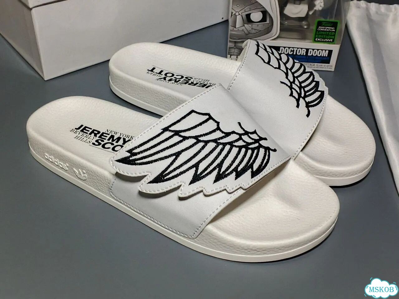 Тапки Jeremy Scott wings Adidas adilette slides фото 3