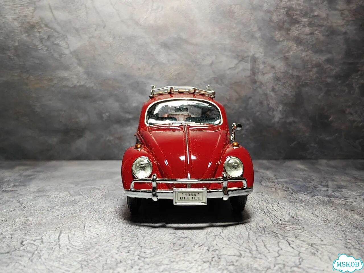 Модель 1/24 Volkswagen Beetle (1966), Motormax фото 2