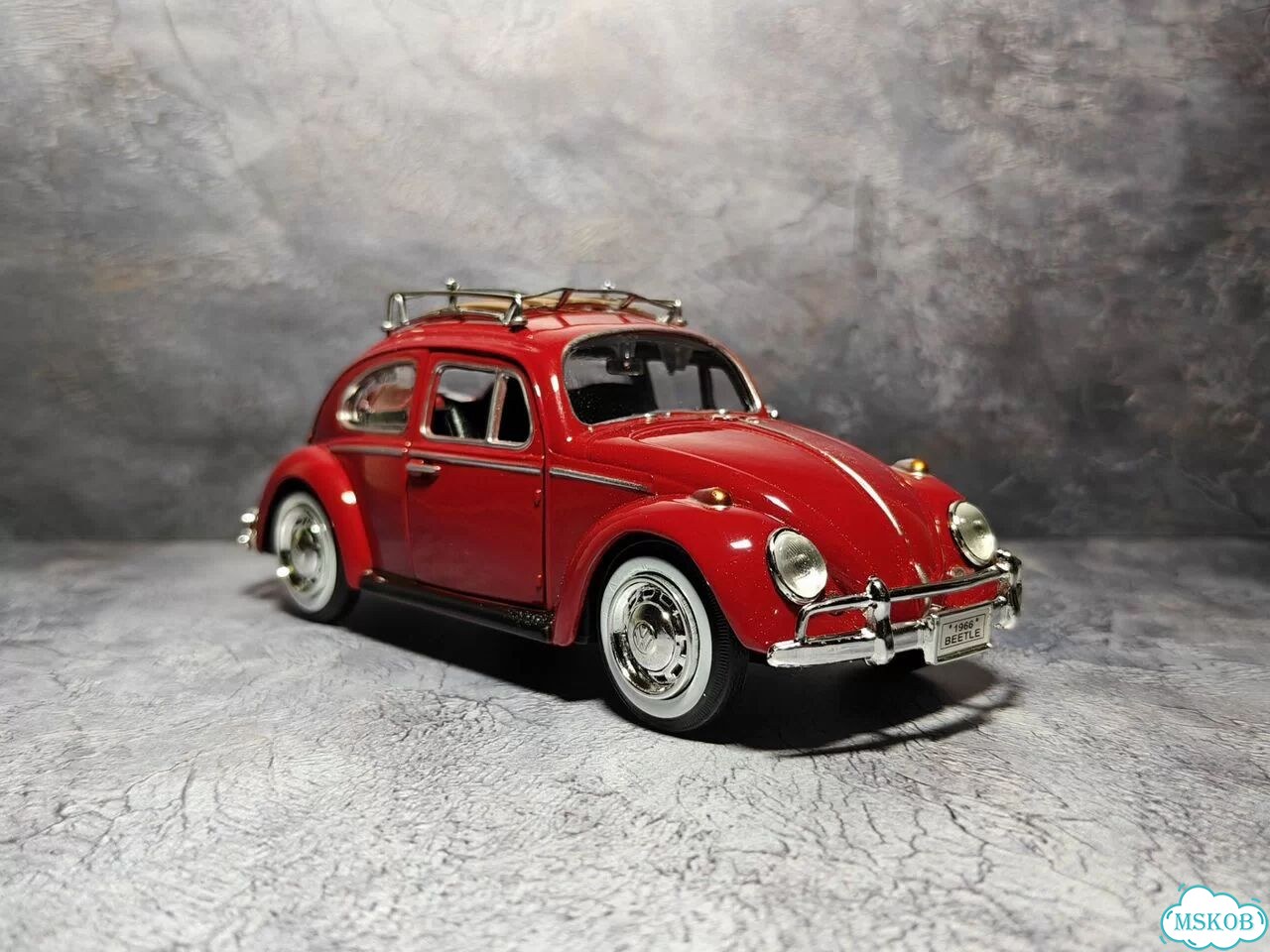 Модель 1/24 Volkswagen Beetle (1966), Motormax фото 3