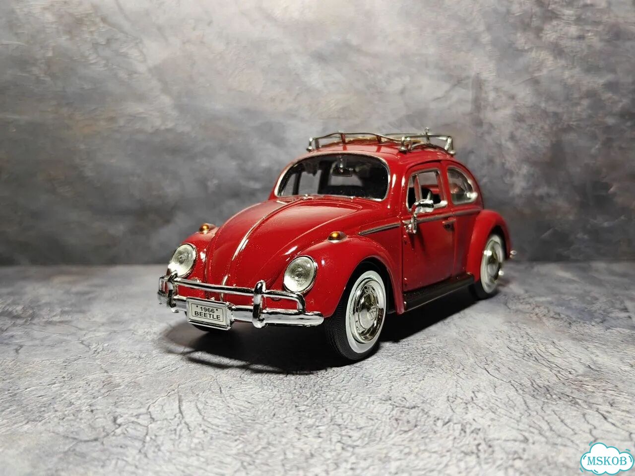 Модель 1/24 Volkswagen Beetle (1966), Motormax фото 4