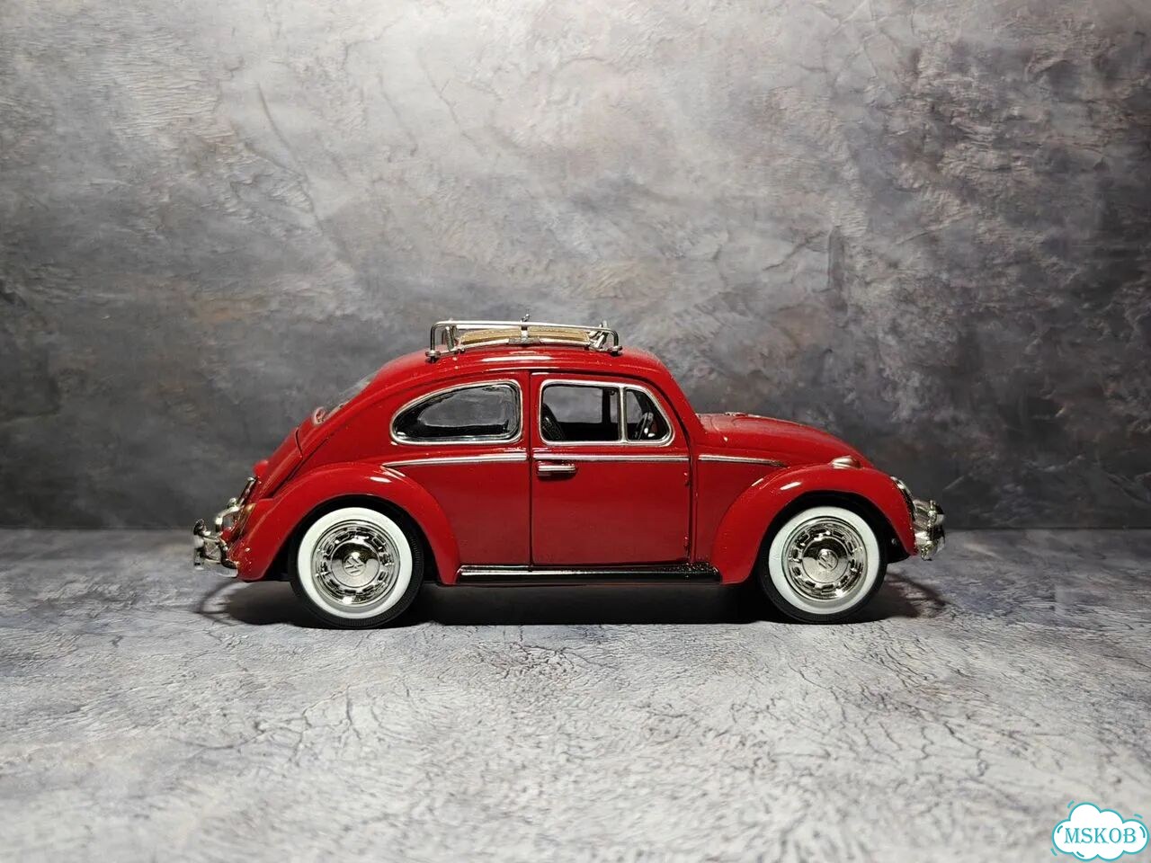 Модель 1/24 Volkswagen Beetle (1966), Motormax фото 5