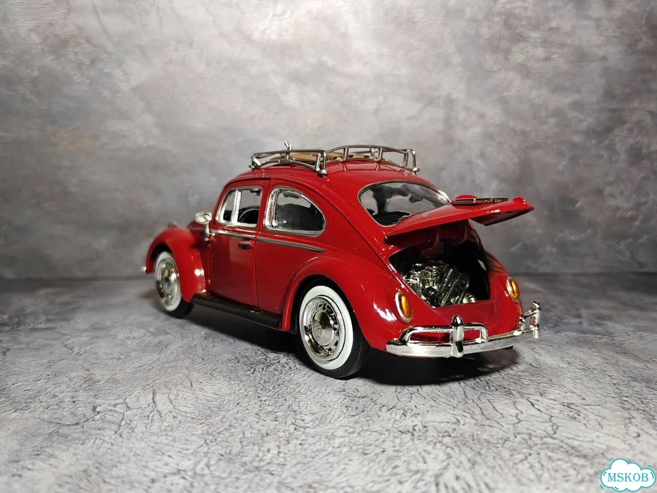 Модель 1/24 Volkswagen Beetle (1966), Motormax фото 7