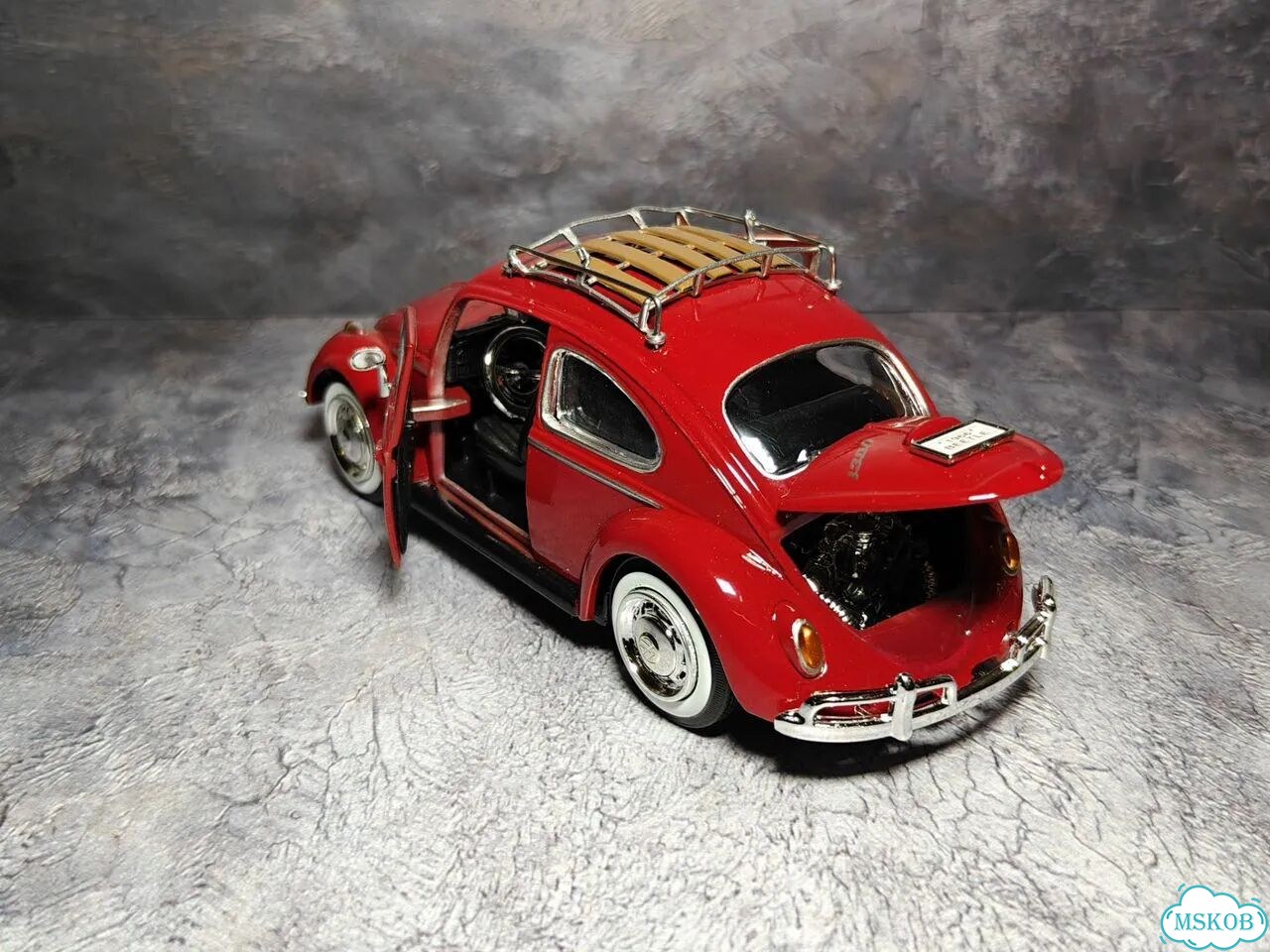 Модель 1/24 Volkswagen Beetle (1966), Motormax фото 9