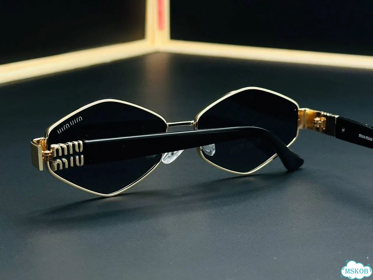 Солнцезащитные очки женские miu miu фото 9