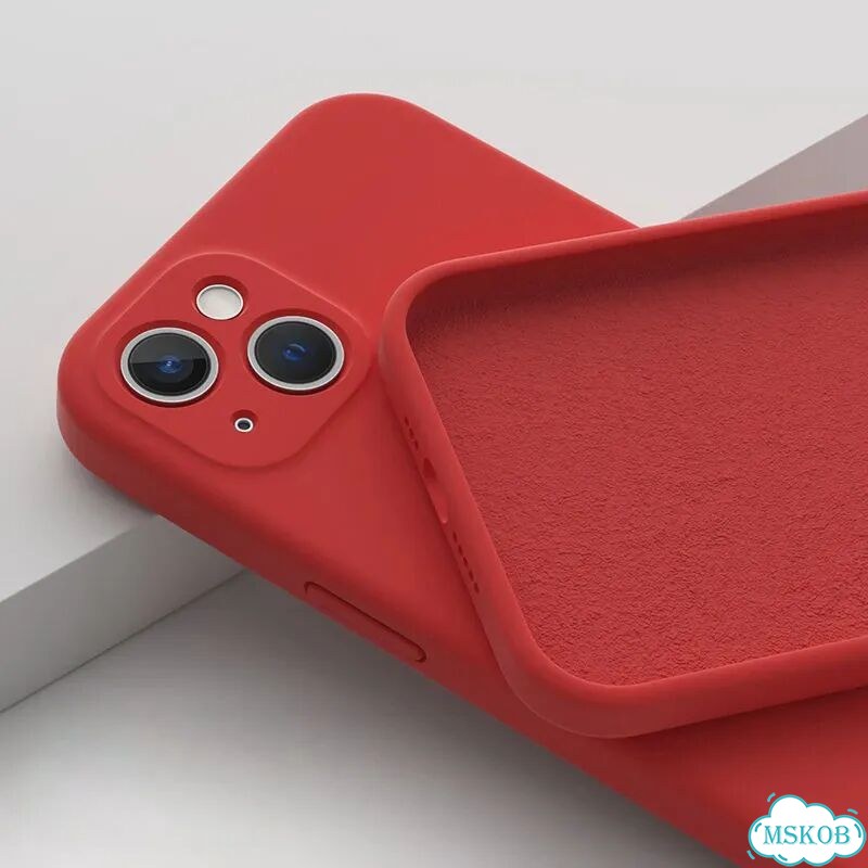 Красный чехол для iPhone 16 из жидкого силикона фото 1