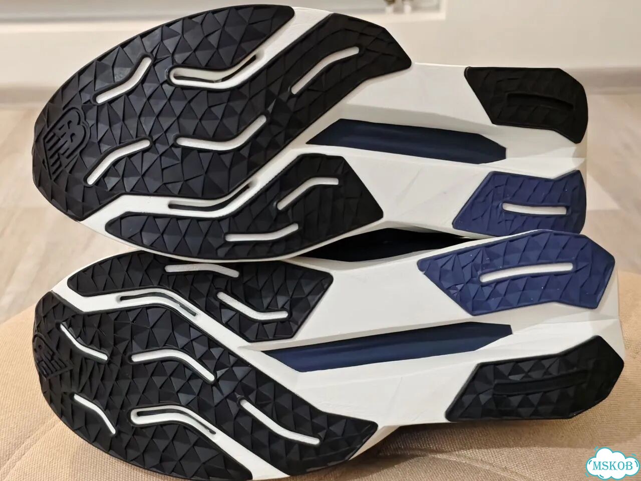 New Balance FuelCell Propel V5 фото 8