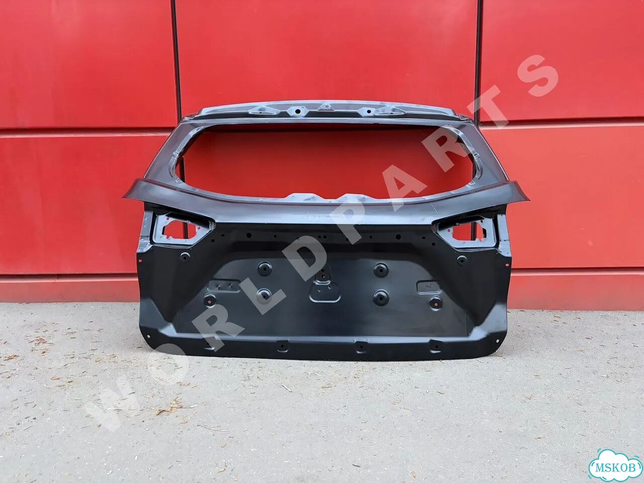 Крышка багажника Geely Atlas 16-22 фото 6
