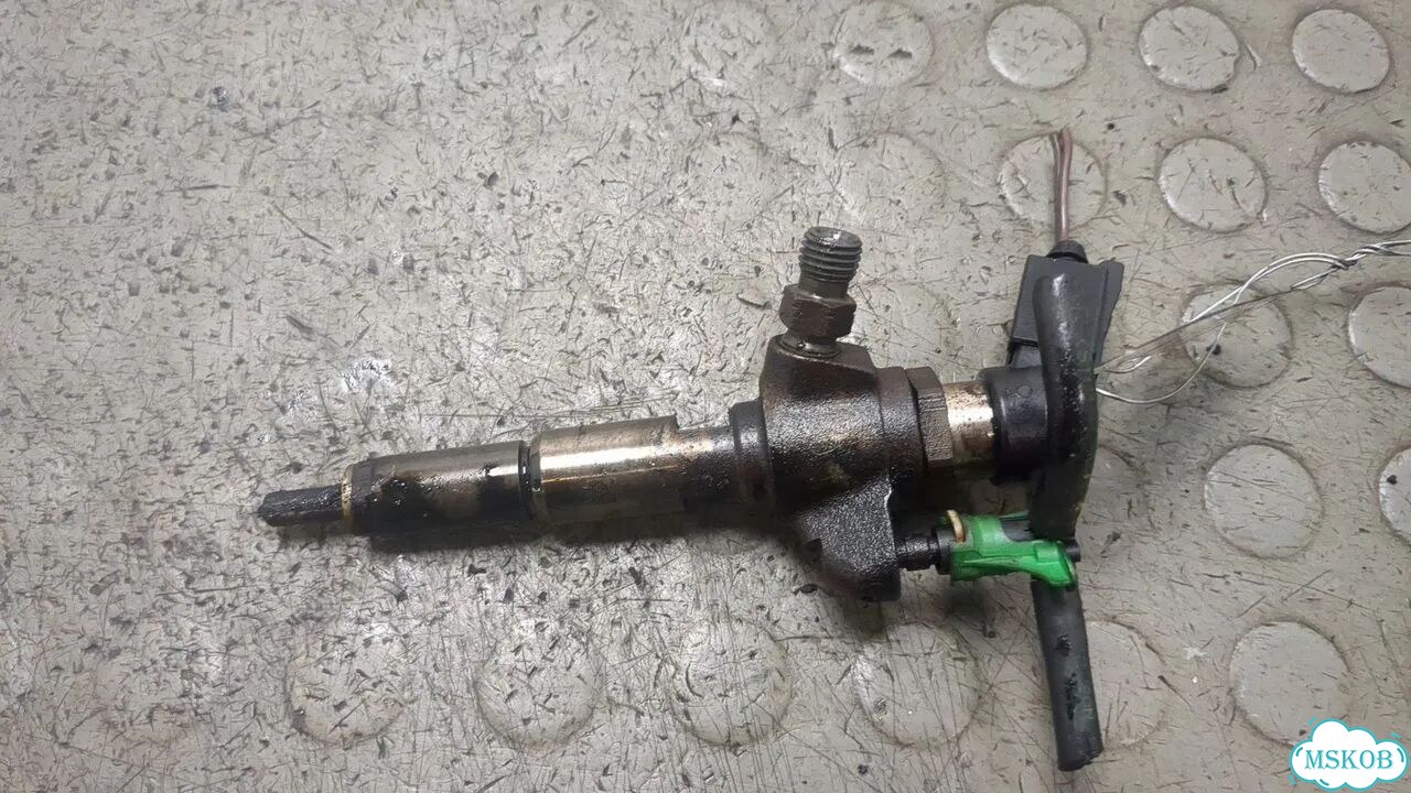 Форсунка топливная Ford Focus 3 фото 1