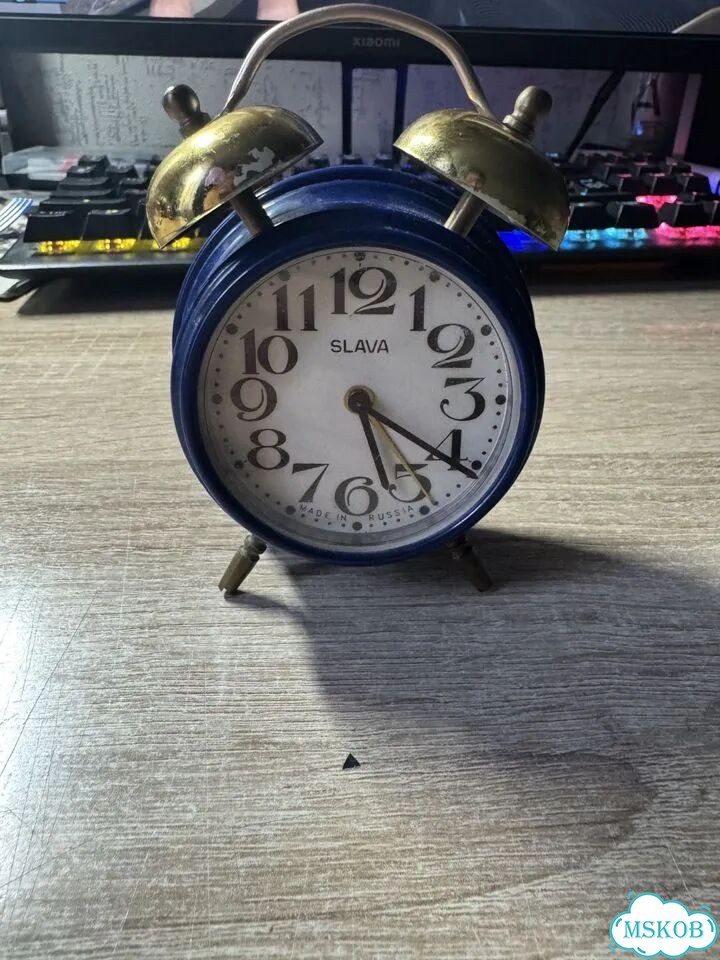 Часы будильник слава фото 2