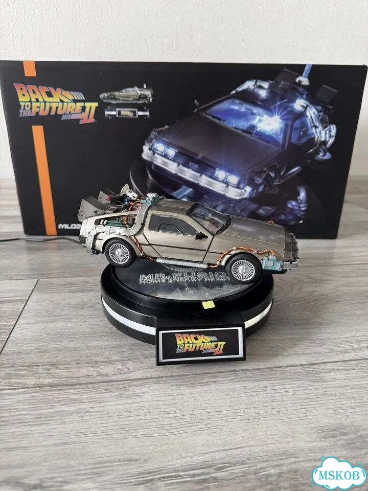 Magnetic Levitating DeLorean Time Machine фото 1
