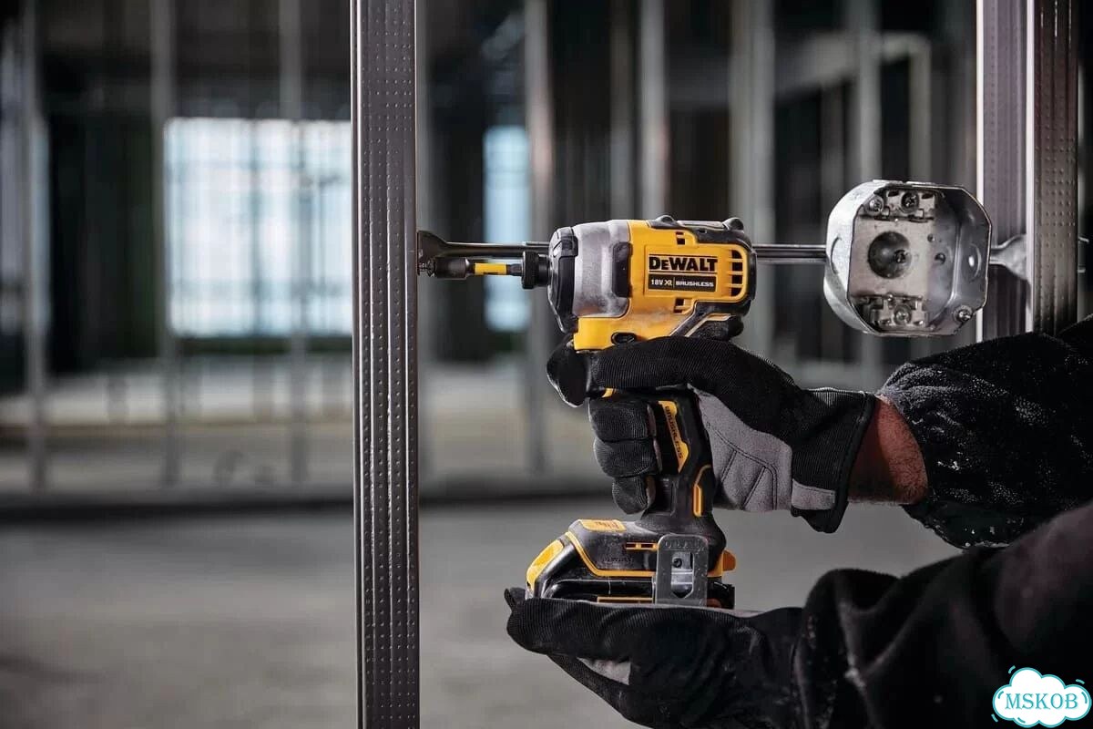Набор инструментов DeWalt DCK2062M2T фото 4