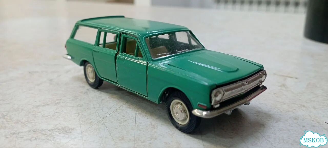 Модель автомобиля Волга газ 2402 а13 номерная фото 1