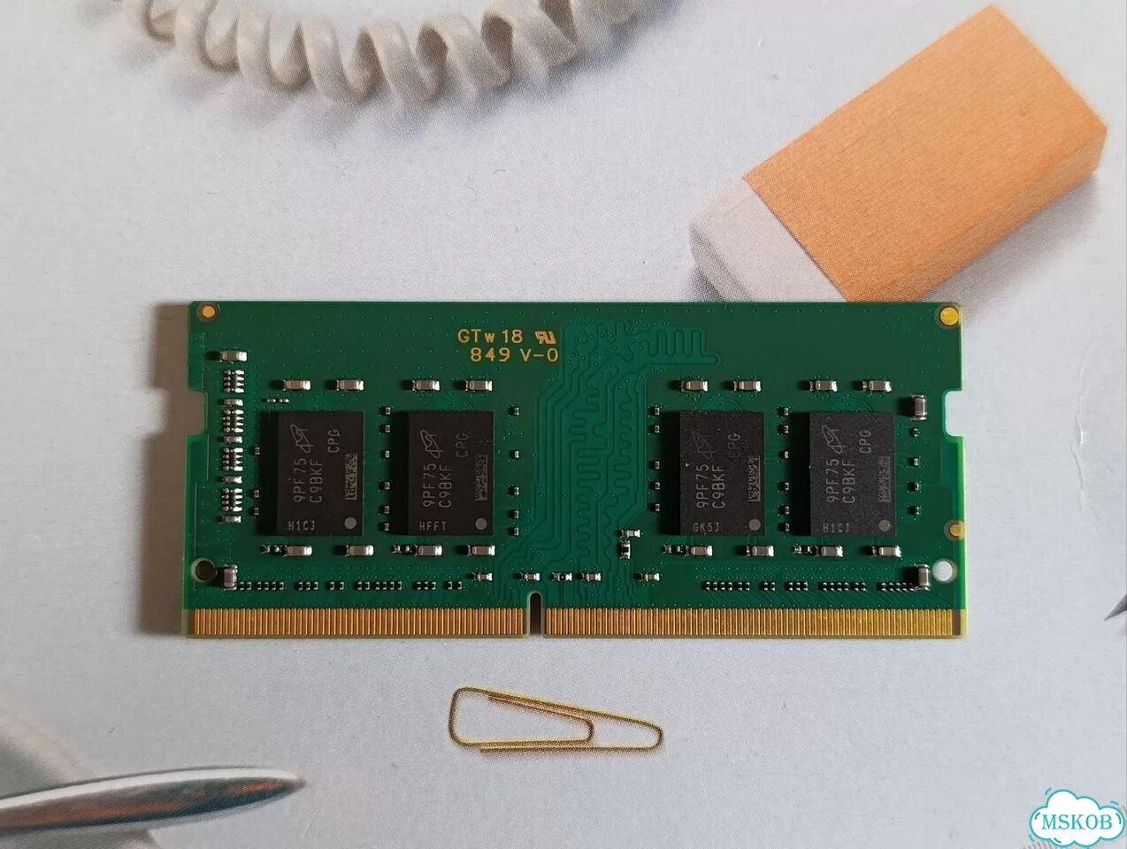 Озу Crucial ddr4-2400 4gb sodimm 1.2V CL 17 б/у фото 2