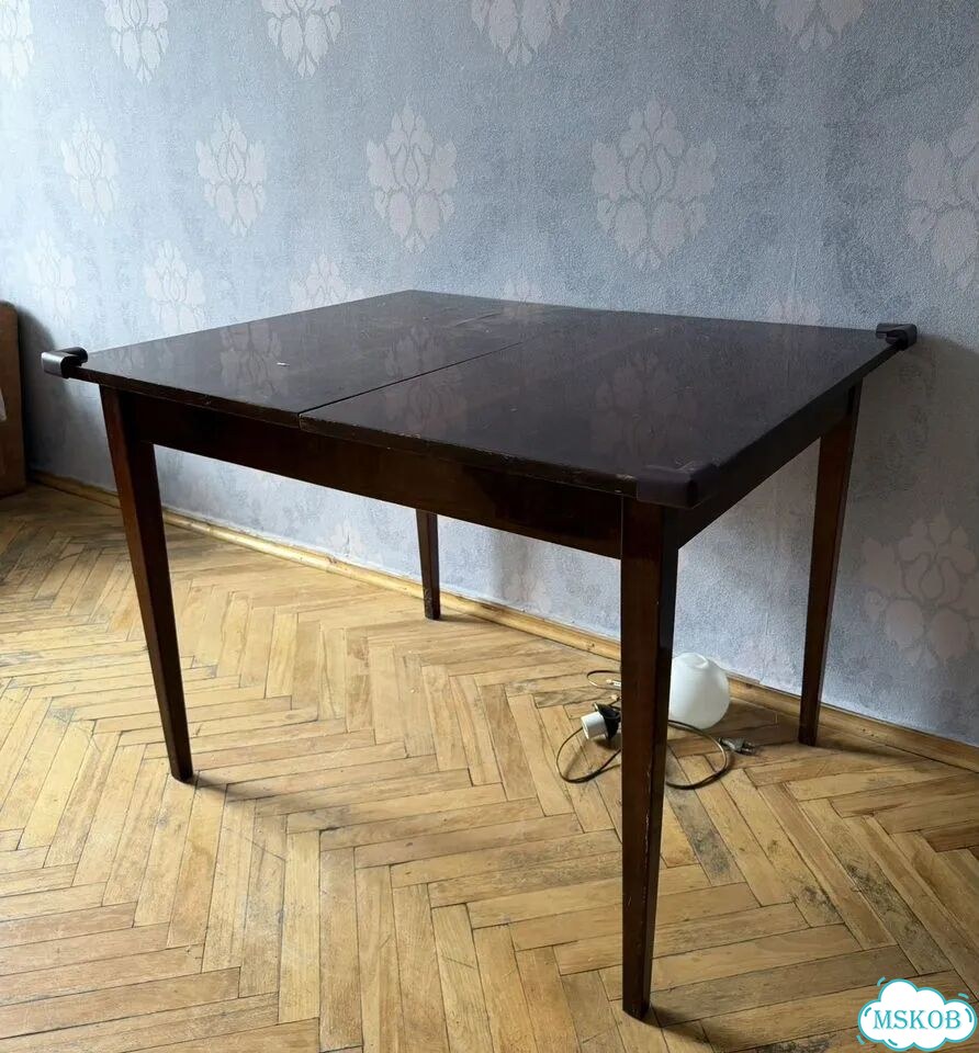 Стол фото 1