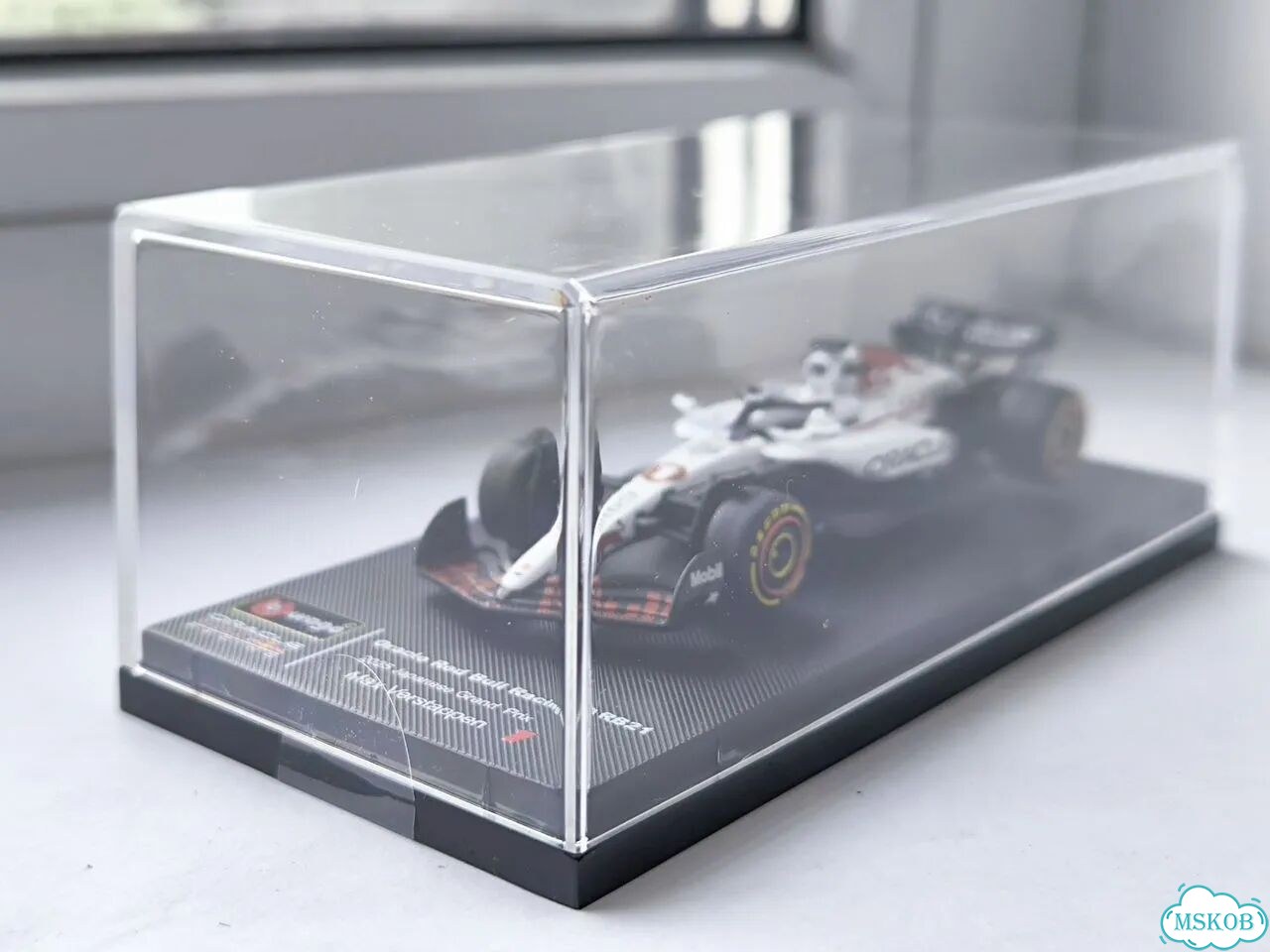 Bburago f1 1/64 Red Bull RB21 #1 фото 3