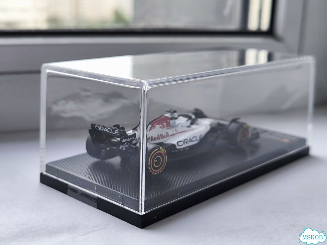 Bburago f1 1/64 Red Bull RB21 #1 фото 5