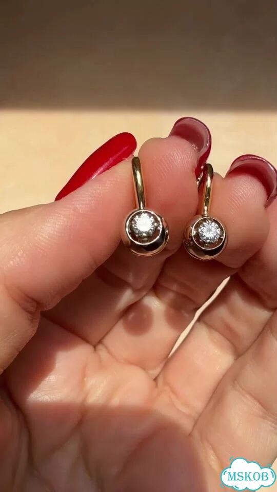 Золотые серьги 750пр с бриллиантами Мюз 0.36сt фото 1
