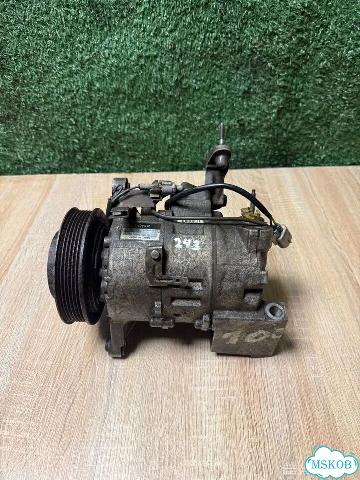 Компрессор кондиционера Denso фото 1