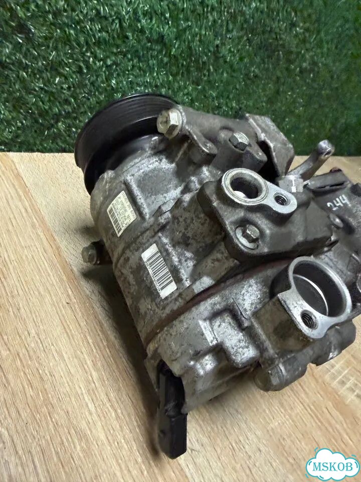 Компрессор кондиционера Audi A4 B7/8E BFB 2006 фото 4