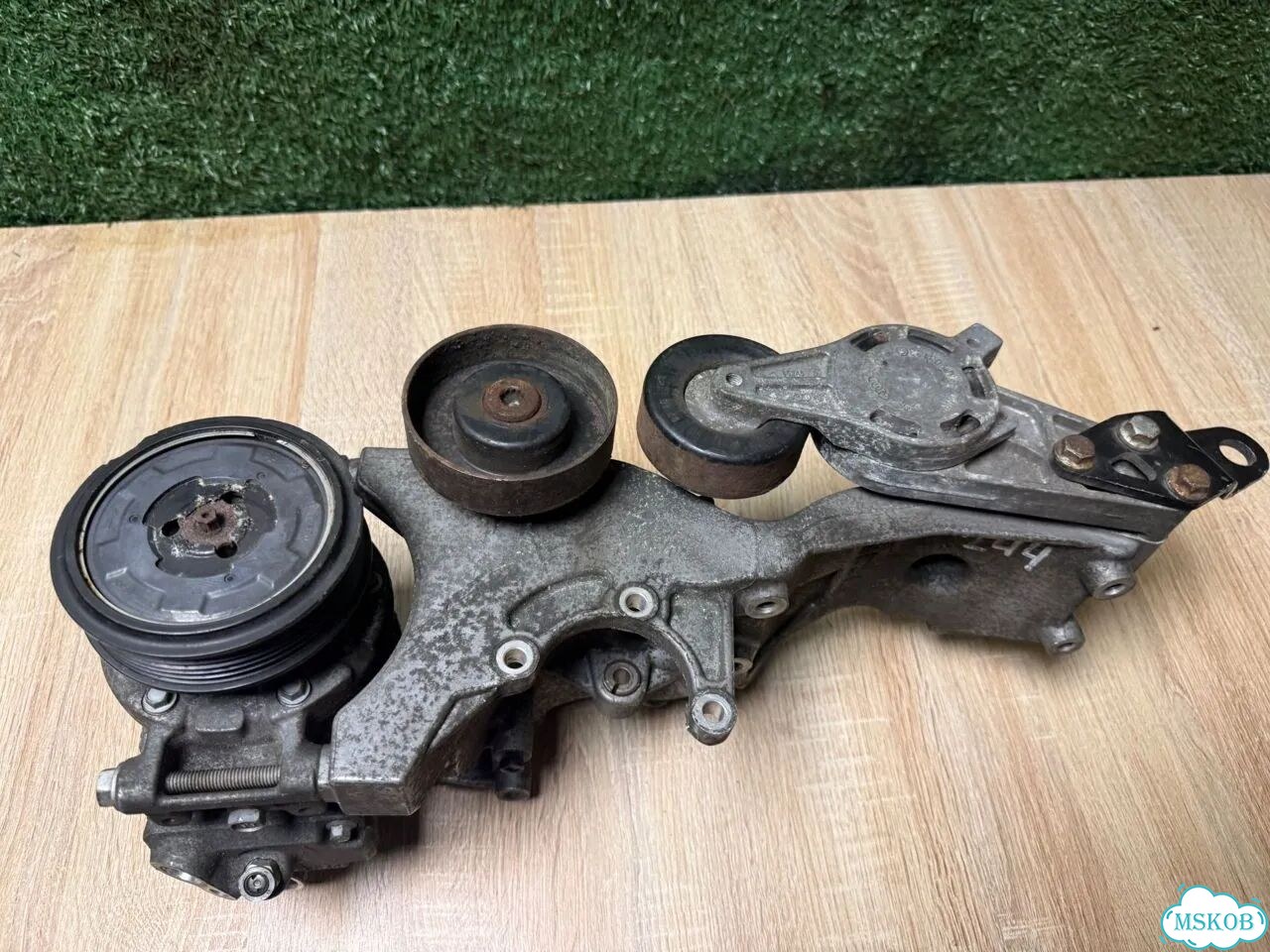 Компрессор кондиционера Audi A4 B7/8E BFB 2006 фото 5