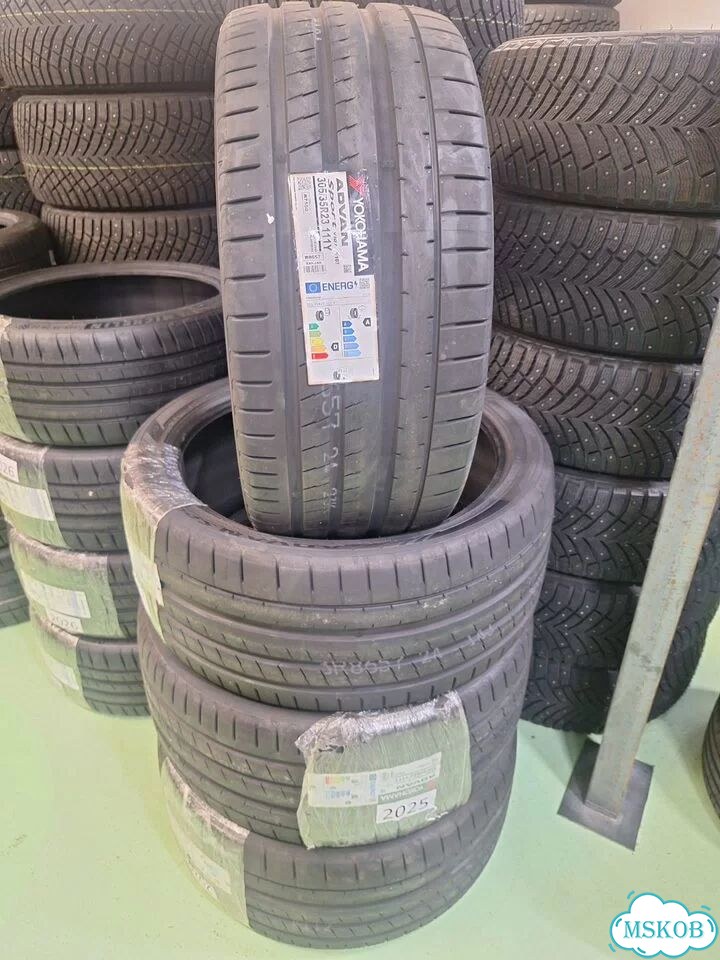 Yokohama Advan Sport V107 305/35 R23 114Y фото 2