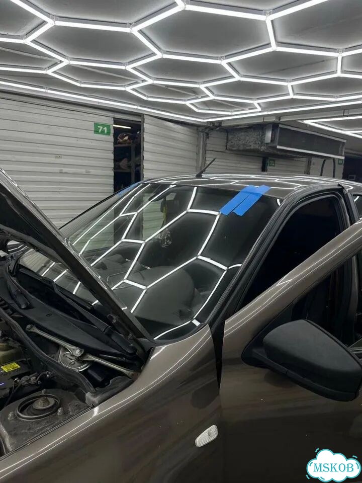 Лобовое стекло Audi В наличии Установка фото 9