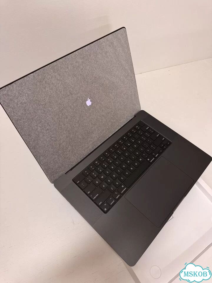 Apple Macbook Pro 16 M4 Max / 36gb / 1Tb фото 2