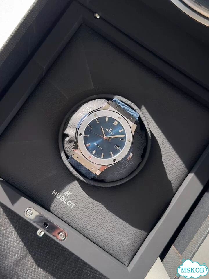 Часы Hublot Classic Fusion 45mm оригинал новые фото 2