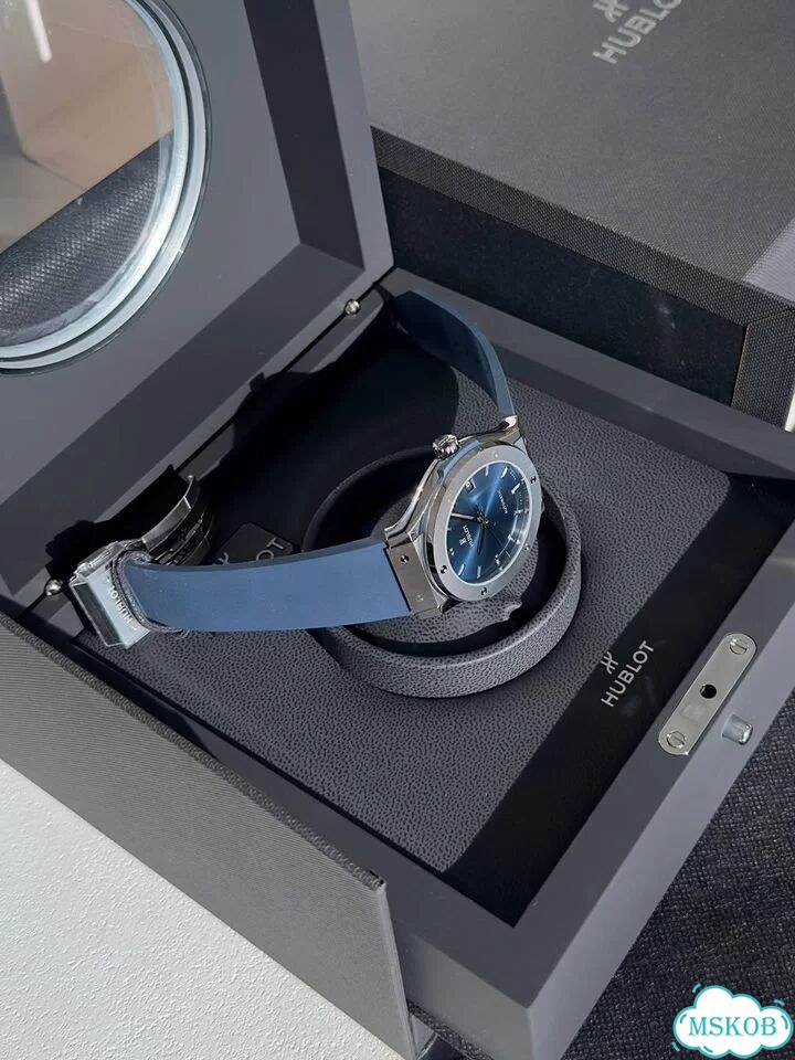 Часы Hublot Classic Fusion 45mm оригинал новые фото 8