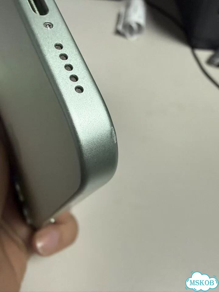iPhone 15, 128 ГБ, SIM + eSIM фото 8