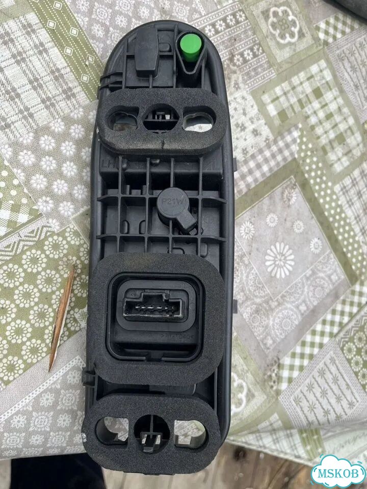 Плата заднего левого фонаря renault duster 2015-20 фото 3