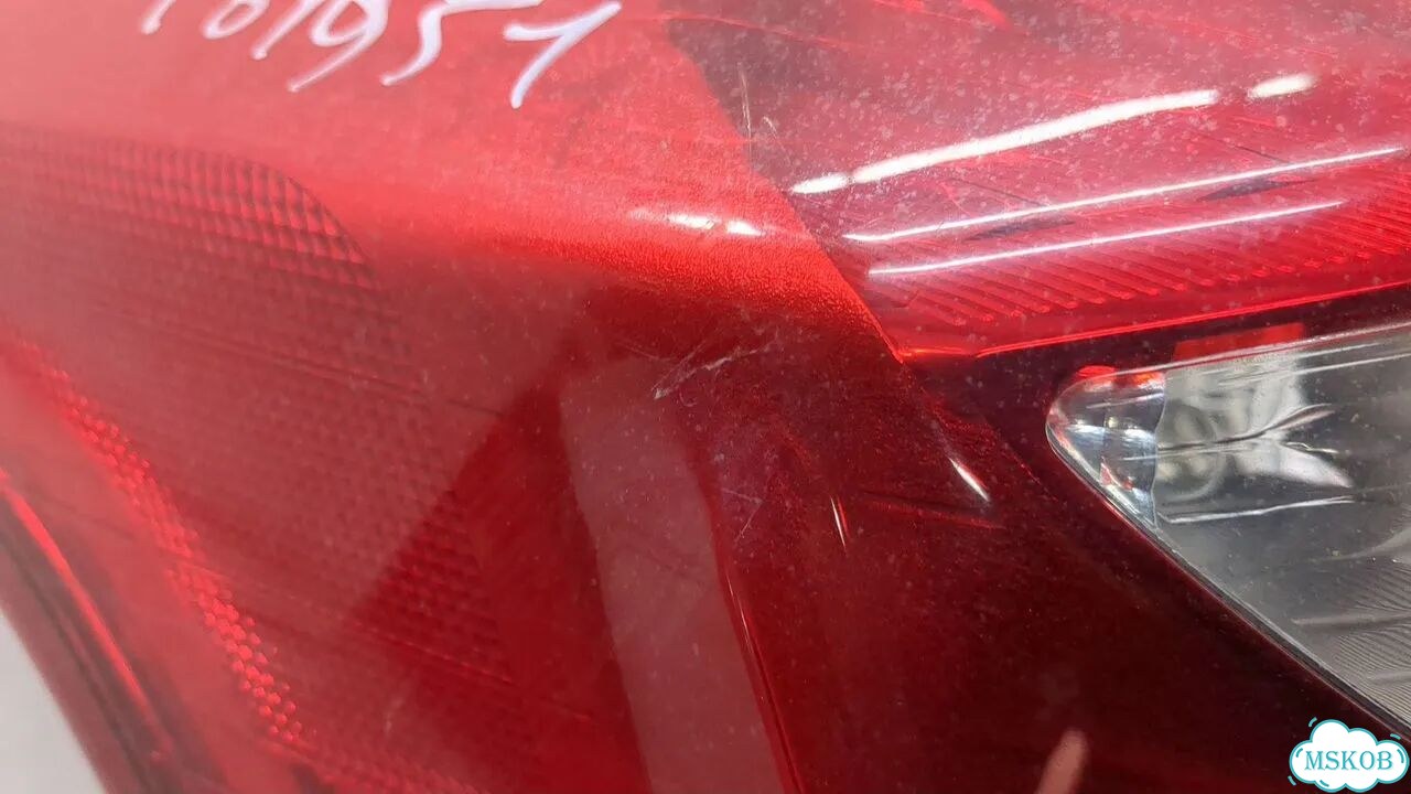 Фонарь (задний) левый Ford Focus 3 фото 2